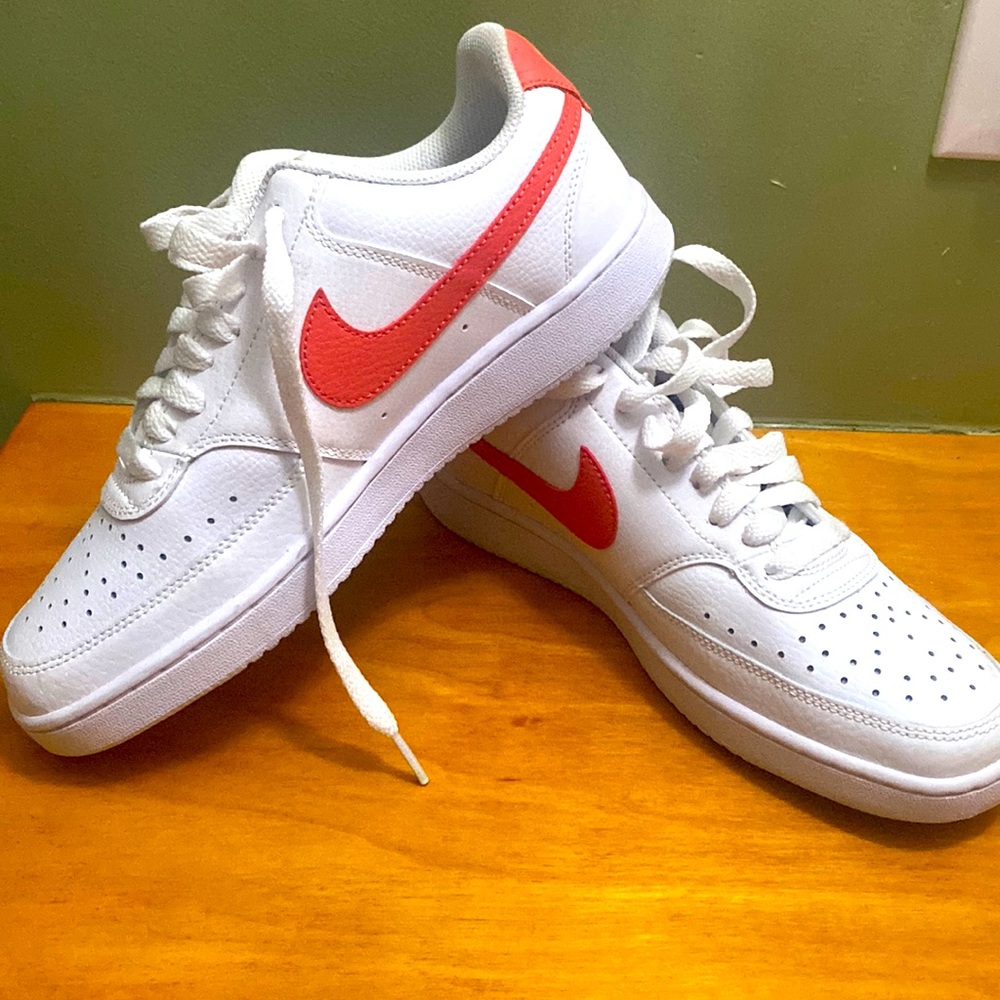 NWOT Women's Nike Court Vision Low Sneakers